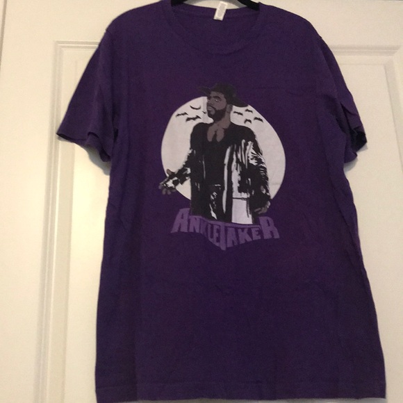 ankletaker shirt